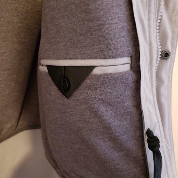 Under Armor Water Proof Coat - Picture 2 of 6